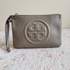 Tory Burch Perry Bombe Leather Wristlet